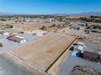 3361 East Navajo Boulevard 