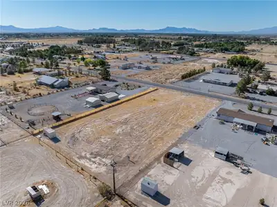 3361 East Navajo Boulevard 