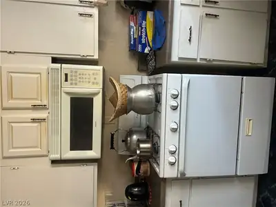 1928 Sweeney Avenue Kitchen