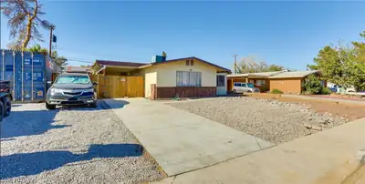 3247 Greenbriar Drive, Las Vegas, NV 89121 Front of Structure