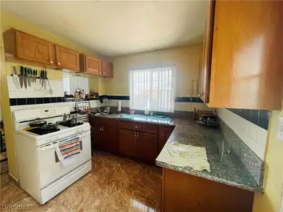 3708 Waikiki Avenue, Las Vegas, NV 89104 Kitchen