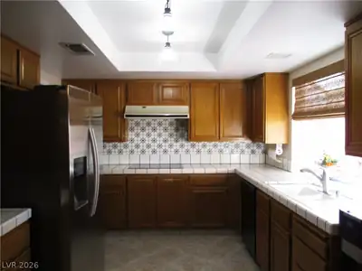 6504 Vicuna Drive, Las Vegas, NV 89146 Kitchen