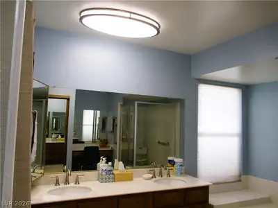 6504 Vicuna Drive, Las Vegas, NV 89146 Primary Bathroom
