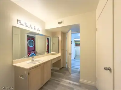 8070 West Russell Road 2063 Bathroom