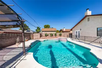 4985 Arizona Avenue Pool