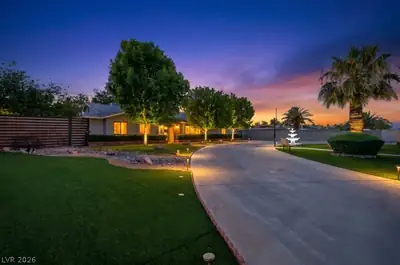 2295 North Gateway Road Las Vegas, NV 89115