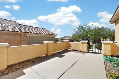 2623 Lochleven Way, Henderson, NV 89044 Courtyard
