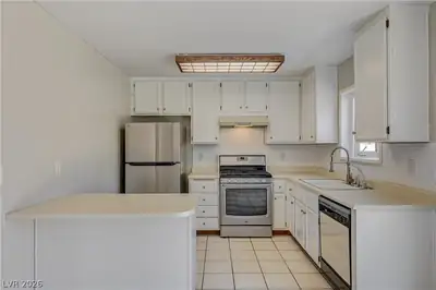 362 Manzanita Street, Henderson, NV 89014 Kitchen