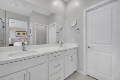 11572 Desert Hollow Avenue, Las Vegas, NV 89138 Primary Bathroom
