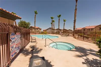 1077 Paradise Coach Drive, Henderson, NV 89002 Pool