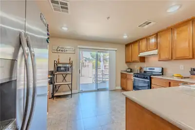 1077 Paradise Coach Drive, Henderson, NV 89002 Kitchen