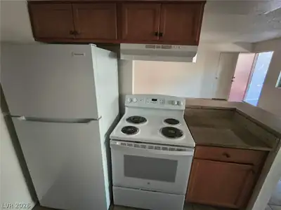 504 Calcaterra Circle B Kitchen