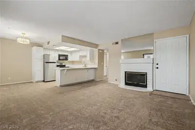 4340 Sanderling Circle 76 Living Room
