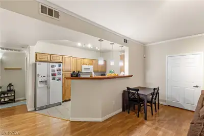 5855 Valley Drive 1080 Kitchen