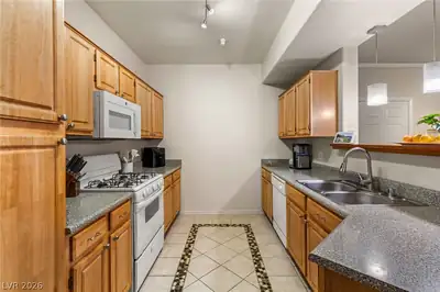 5855 Valley Drive 1080 Kitchen