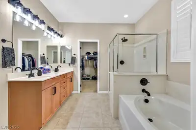 7526 Campbell Ranch Avenue, Las Vegas, NV 89179 Primary Bathroom