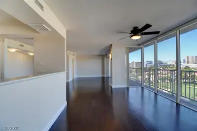 3111 Bel Air Drive 8E Dining Area