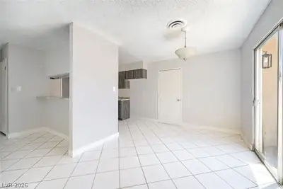2024 Collins Avenue Dining Area