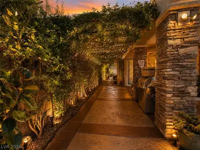 2738 Cherrydale Falls Drive Patio