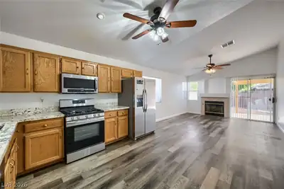 7124 Overhill Avenue, Las Vegas, NV 89129 Kitchen