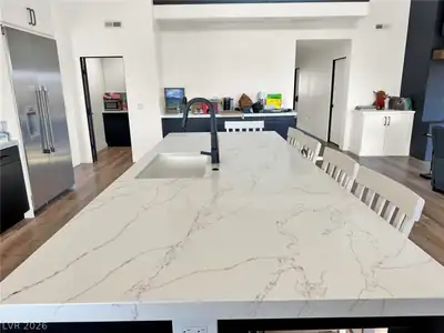 9393 North 93 Highway Kitchen