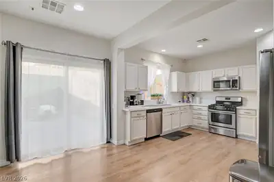 2672 Strichen Avenue, Henderson, NV 89044 Kitchen