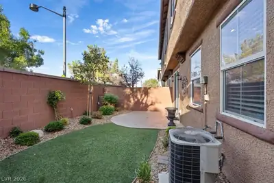9116 Alpine Grove Avenue 103 Patio