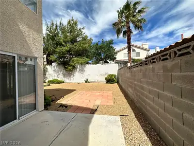 1805 SCENIC SUNRISE Drive, Las Vegas, NV 89117 Yard