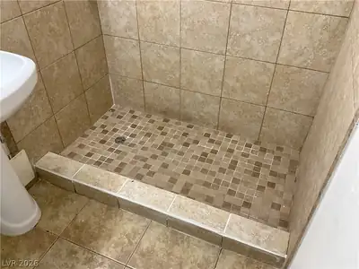 3720 Royal Crest st Street 14 Bathroom
