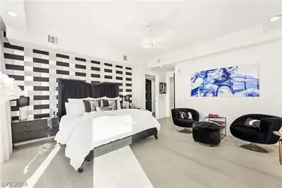 9103 Alta Drive 907 Bedroom
