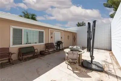 3525 Victory Avenue, Las Vegas, NV 89121 Patio