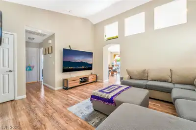 9530 Ruperts Court Living Room