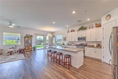 469 Sunland Springs Court Kitchen