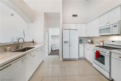 9791 Hickory Crest Court Kitchen