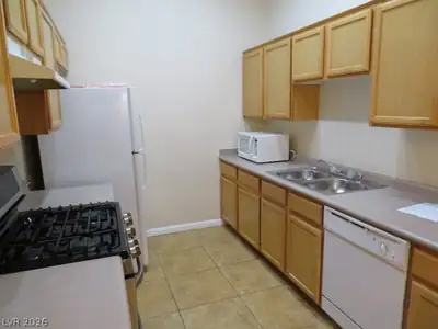 2305 Horizon Ridge Parkway 1024 