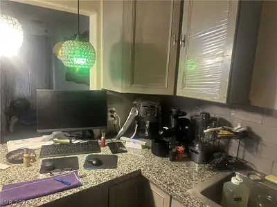 814 F Street, Las Vegas, NV 89106 Kitchen