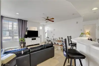 5855 Valley Drive 2028 Living Room