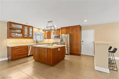 2813 Bryant Avenue, Las Vegas, NV 89102 Kitchen