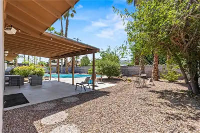 2813 Bryant Avenue, Las Vegas, NV 89102 Patio