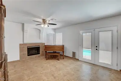 2235 Red Alder Street Living Room