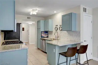 504 Chestnut View Place Kitchen