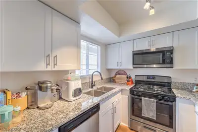 1909 High Valley Court 203 Kitchen