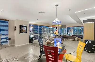 4525 Dean Martin Drive 1500 Dining Area