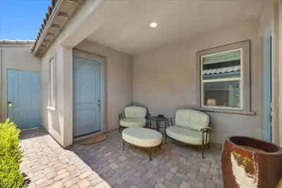 82 Nine Mile Creek Drive Patio