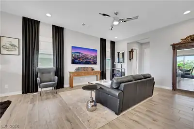 82 Nine Mile Creek Drive Living Room