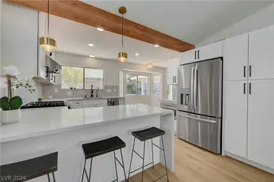 3131 White Rose Way, Henderson, NV 89014 Kitchen