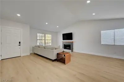 3131 White Rose Way, Henderson, NV 89014 Living Room