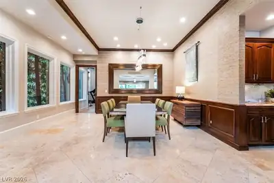 9302 Canyon Classic Drive Dining Area