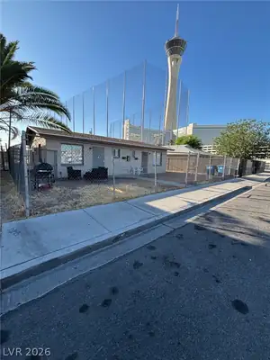 1713 Fairfield Avenue, Las Vegas, NV 89102 Front of Structure