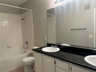 2900 Sunridge Heights Parkway 1227 Primary Bathroom